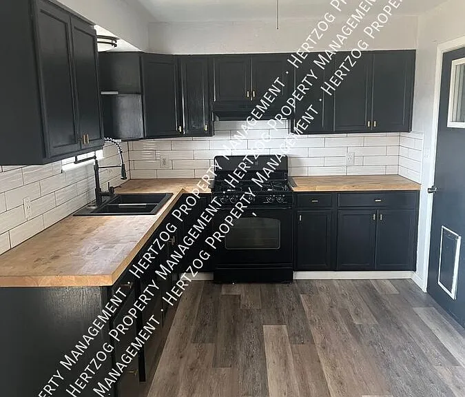 3200 El Camino St — Photo 14