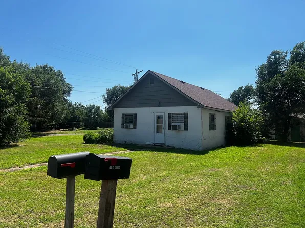 617 N Miller St, Vici, OK 73859