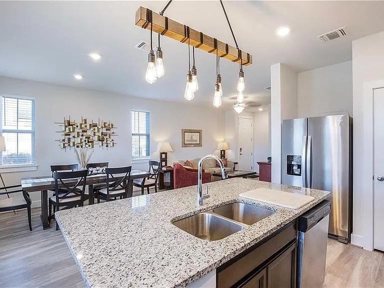 7500 Burnham Pl — Photo 8