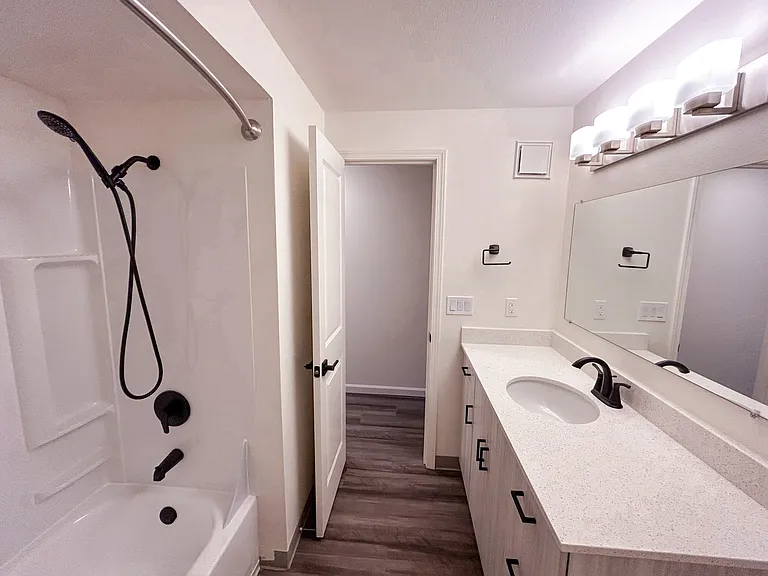 Stone Creek Apartments Beaverton — Photo 16