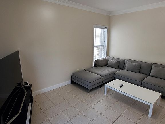 5th image of 340 24th St