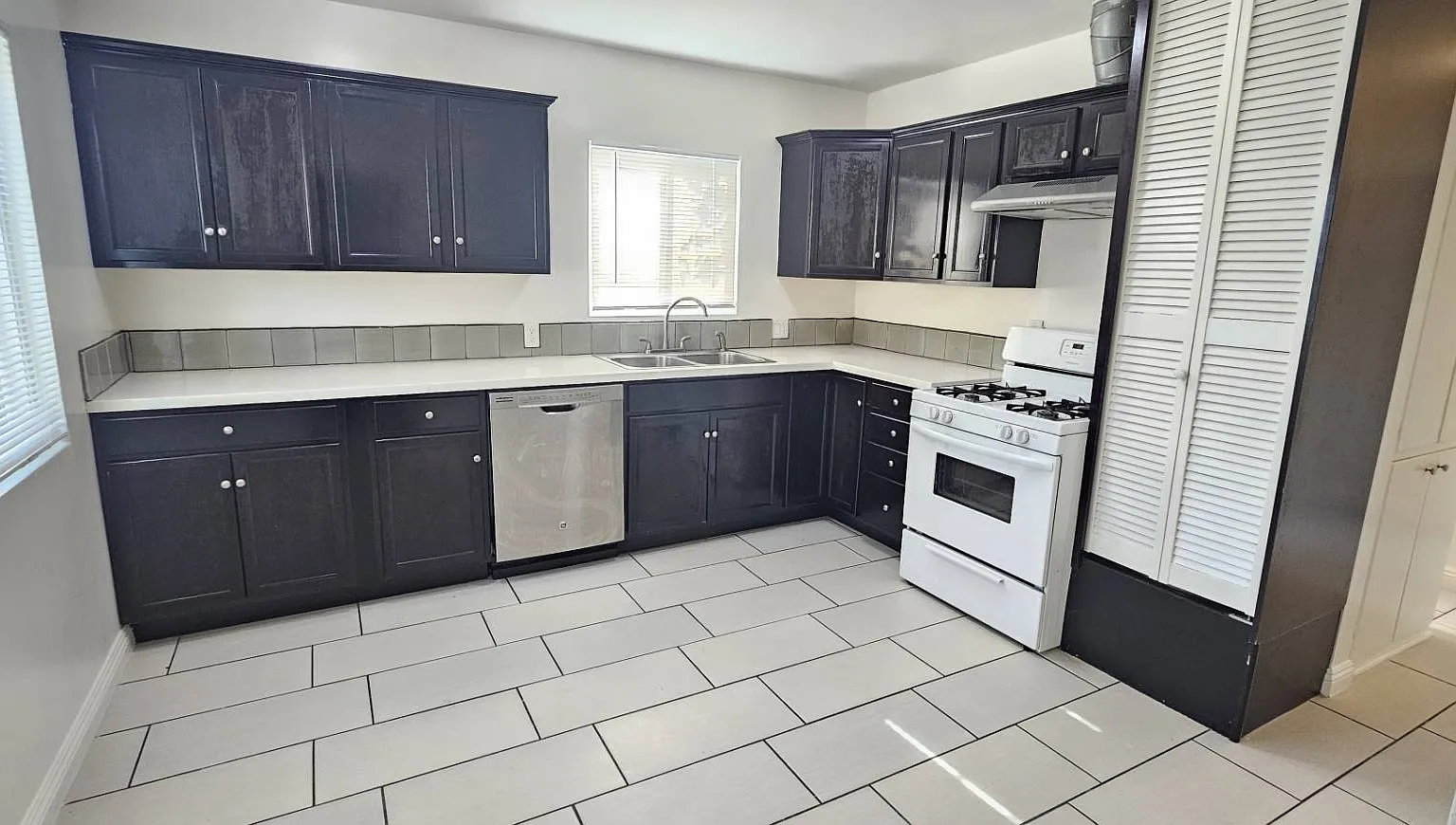 2 bed, 790 sqft, $2,000 — Photo 3