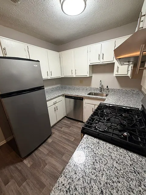 2 bed, 1.5 bath, 1116 sqft, $1,450 — Photo 2