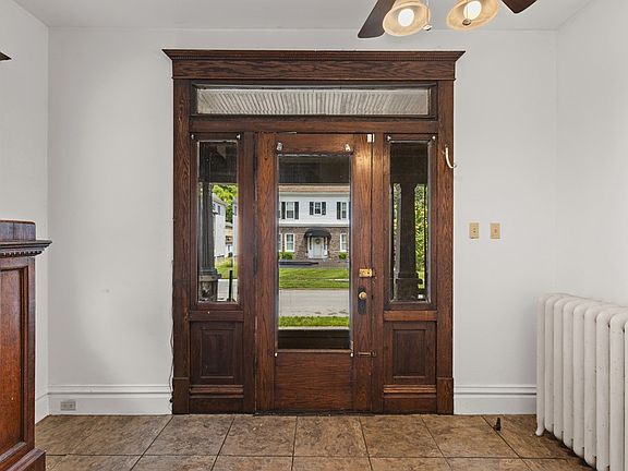 4th image of 107 Poplar Avenue