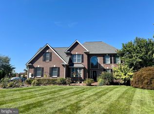 3325 Muirfield Dr, Chambersburg, PA 17202