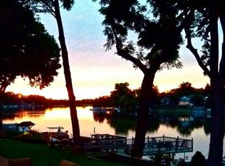 25 Beach Dr, Lake Tapawingo, MO 64015