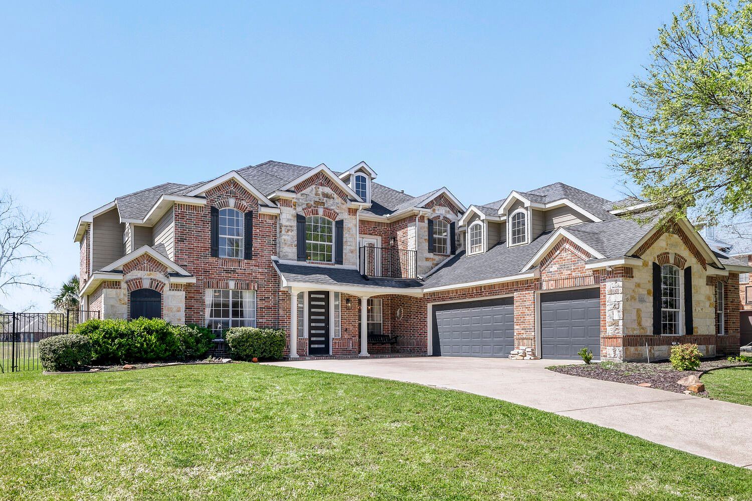 9709 Fairway Vista Dr