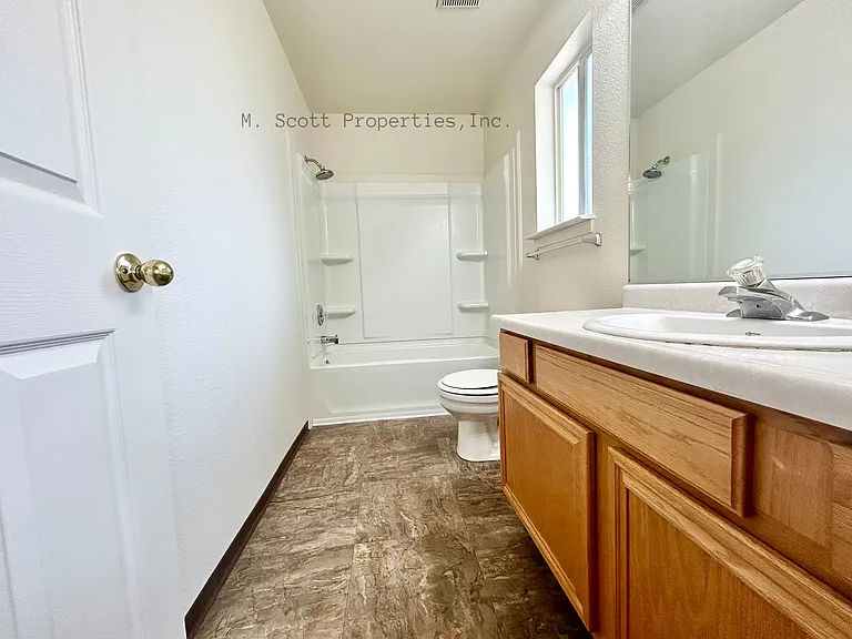 1449 N Marion Russell Dr — Photo 5