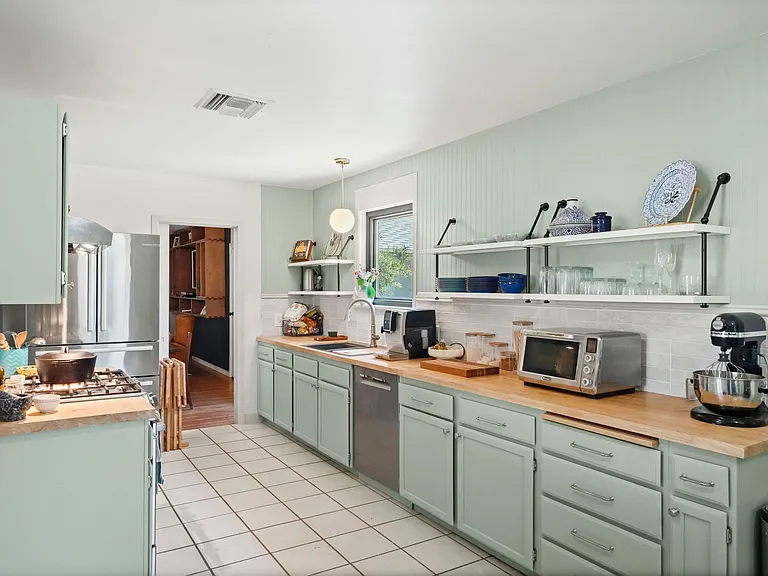 2045 Armour St — Photo 14