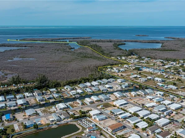 7058 Drum Dr, Saint James City, FL 33956