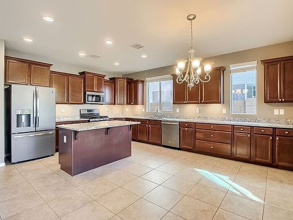3rd image of 144 W Evergreen Pear Ave