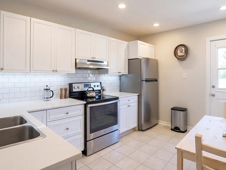 659 Wilson St #3 — Photo 4