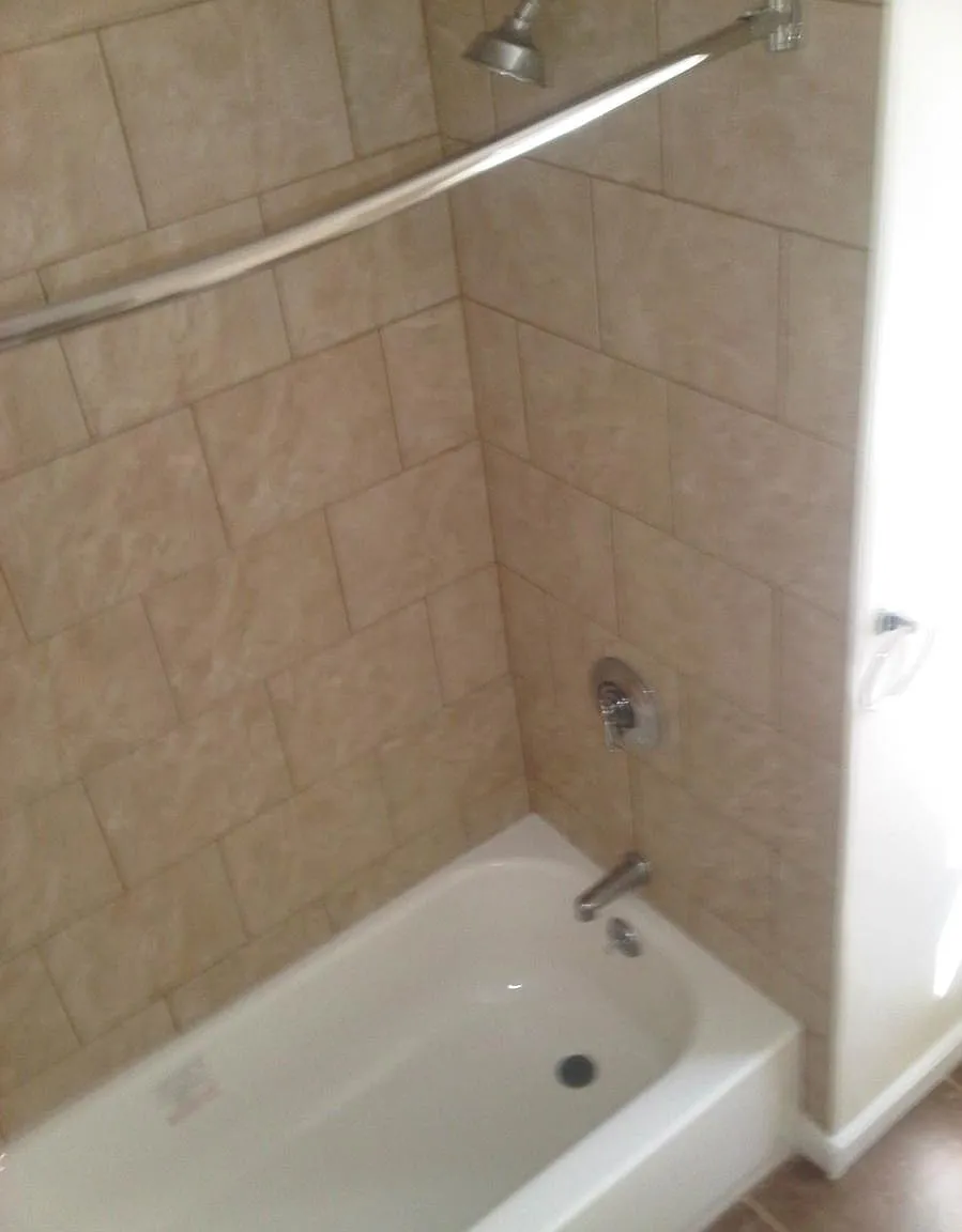 3 bed, 1001 sqft, $2,950 — Photo 4