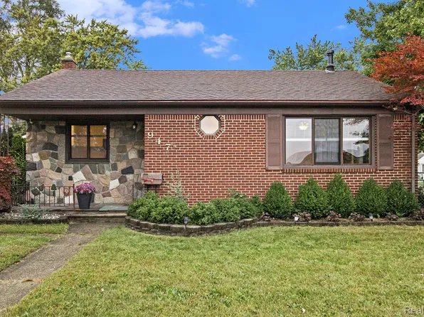 947 N Main St, Clawson, MI 48017
