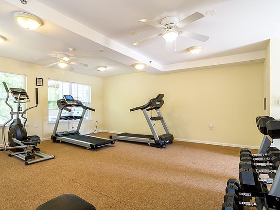 Our well-equipped gym offers everything from treadmills to adjustable dumbbellsperfect for both casual workouts and serious training.