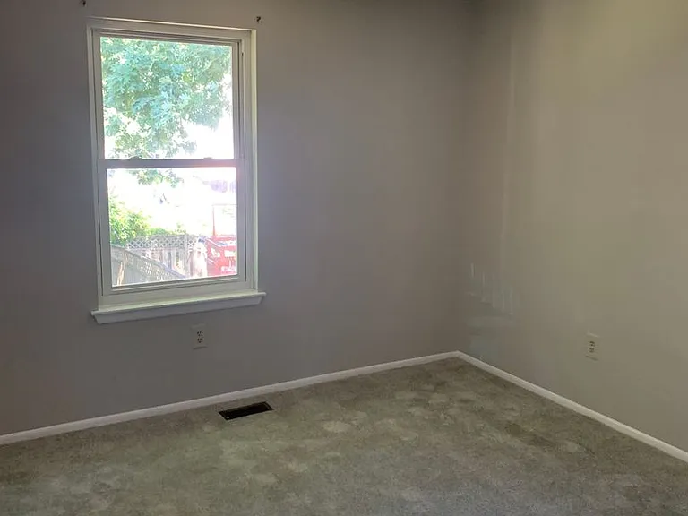 313 Winterberry Dr — Photo 9