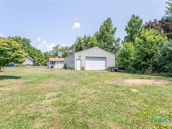 4th image of 15932 Roachton Rd