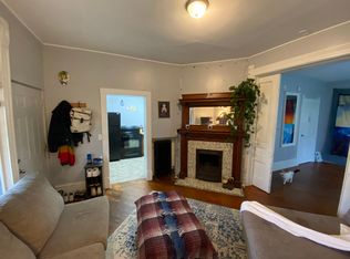 906 E Burlington St APT 1, Iowa City, IA 52240
