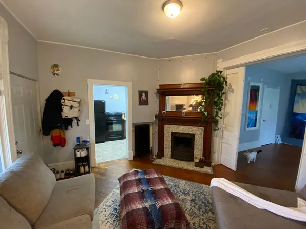 906 E Burlington Apartments!