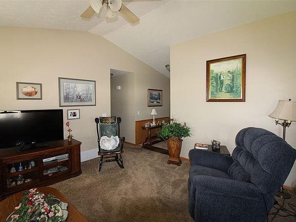 3rd image of 3916 W Park Dr