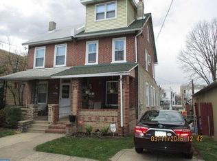 7338 Lawndale St, Philadelphia, PA 19111