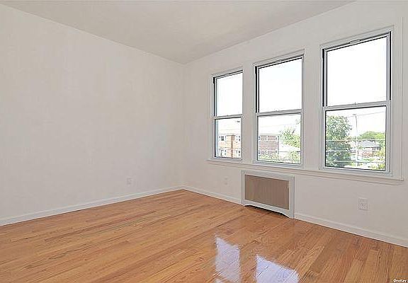 4th image of 150-52 Bayside Ave #1F