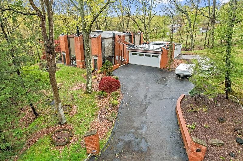 252 Geneva Dr, Aliquippa, PA 15001 MLS 1603627 Zillow