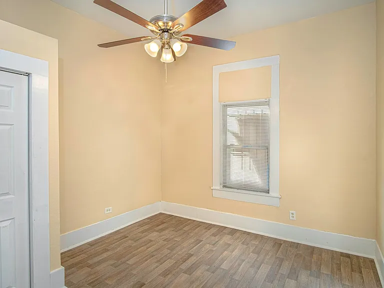 125 Southolme Ave — Photo 4