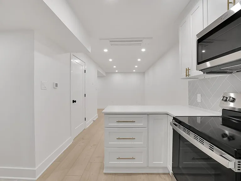 644B S Illinois St — Photo 13