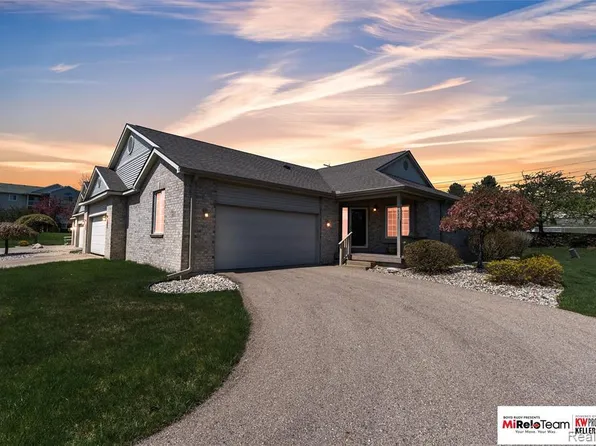 1837 Willow Creek Dr, Lansing, MI 48917