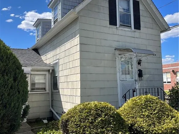 96 Silver Spring Ave E, Riverside, RI 02915