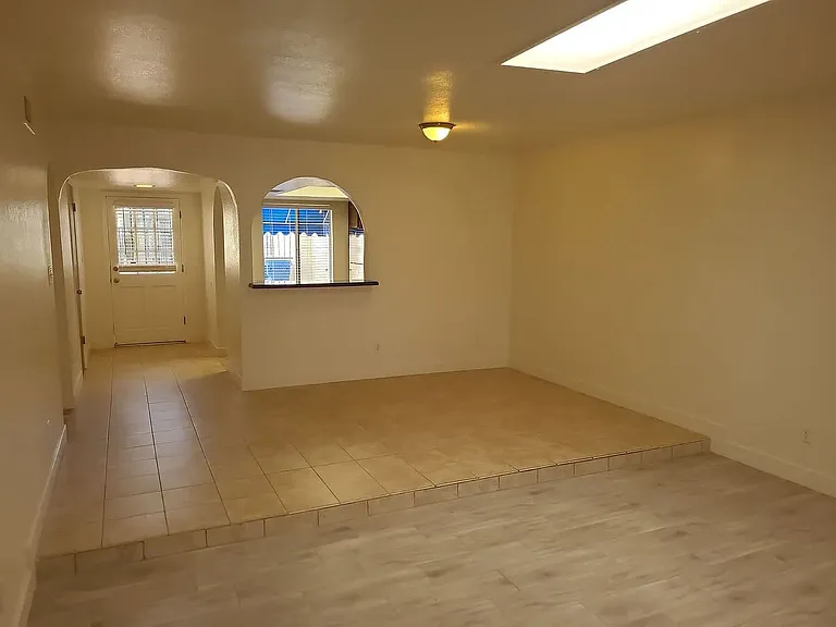 552 N Emerson St — Photo 3