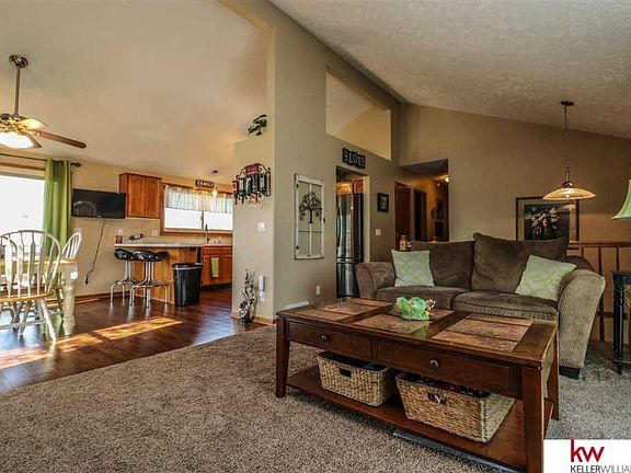 4th image of 15126 Rock Creek Dr