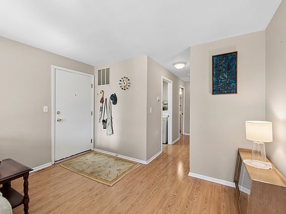 3rd image of 120 W Golf Rd APT A