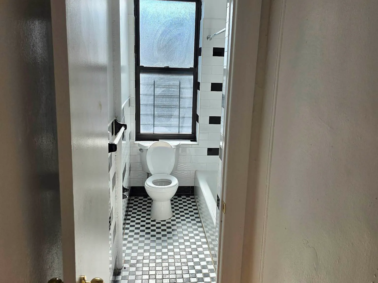 227 Linden Boulevard — Photo 4