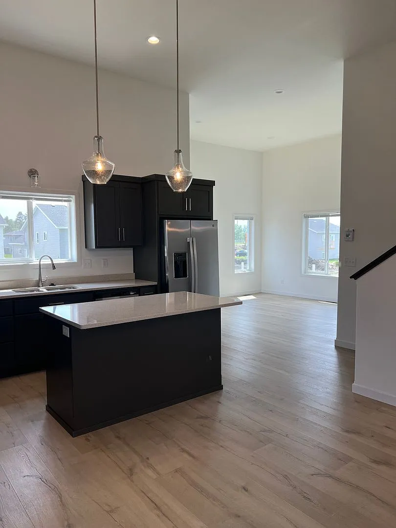 4 Bed 2 Bath Single Family Home — Photo 2