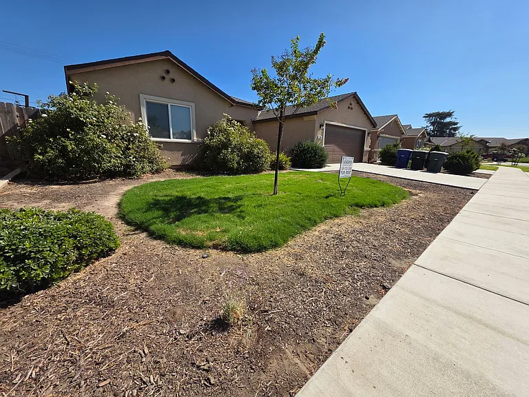 2308 W Ambassador Way — Photo 1