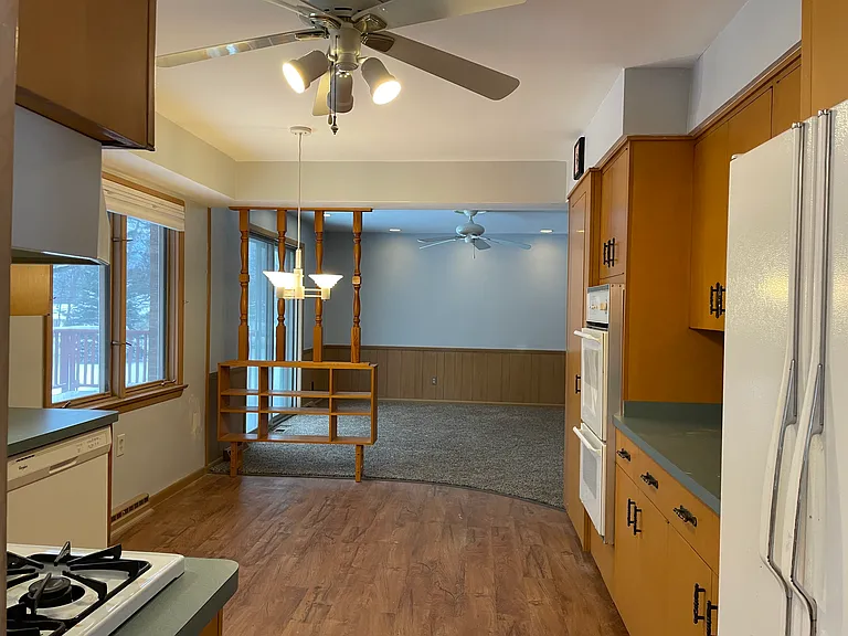 748 Radford Dr — Photo 6