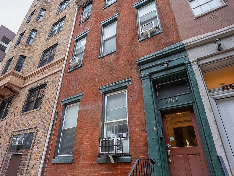 1433 Spruce St #1R — Photo 5