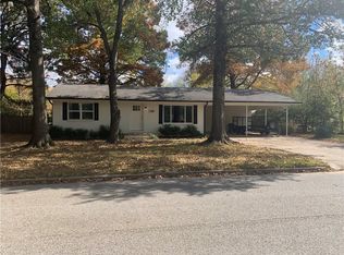 513 W Selle Dr, Fayetteville, AR 72701