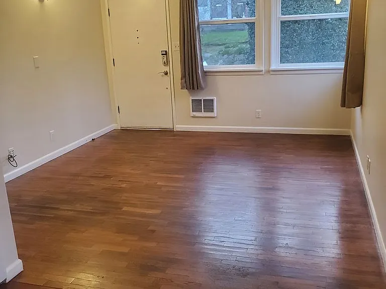 Apartment Availabile, near Children's Hospital and University of Washington — Photo 5