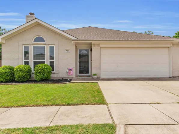 711 Rachel St, Grand Prairie, TX 75052