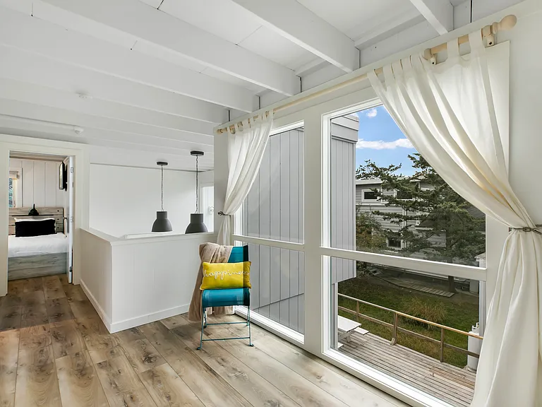 54 Thompson Ave #54 — Photo 9