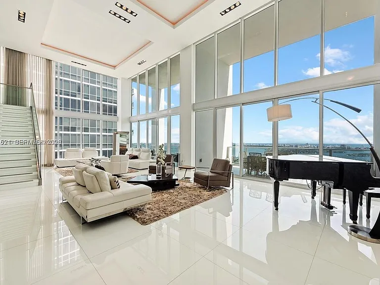 1040 Biscayne Blvd #4403 — Photo 2