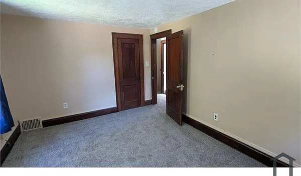 443 W Thornton St — Photo 22