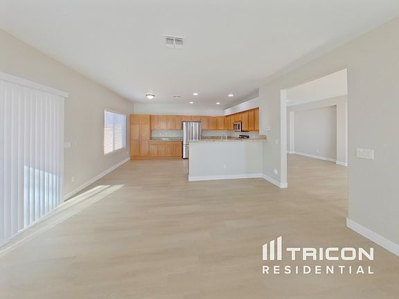 5th image of 10117 W Luxton Ln