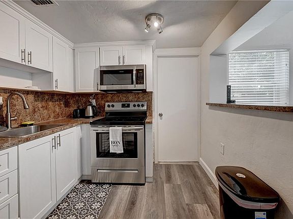 5th image of 2435 NE 183rd St #1