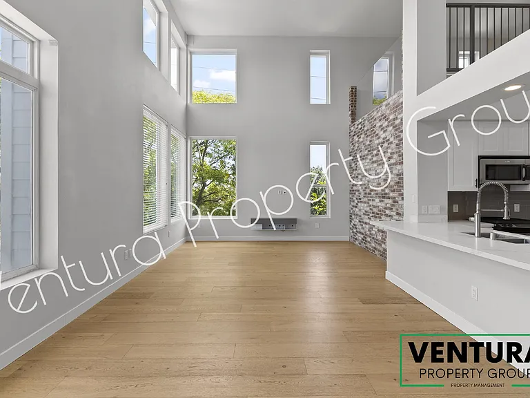 1901 S Victoria Ave #204 — Photo 8