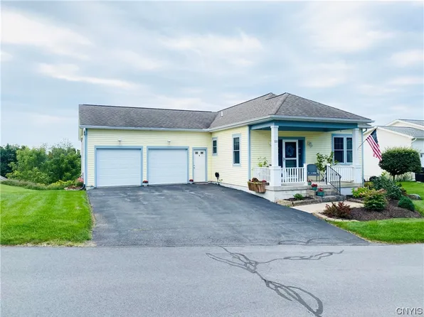 111 Antrim Ln, Camillus, NY 13031