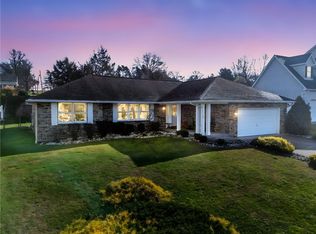 321 Meadowlark Dr S, Uniontown, PA 15401